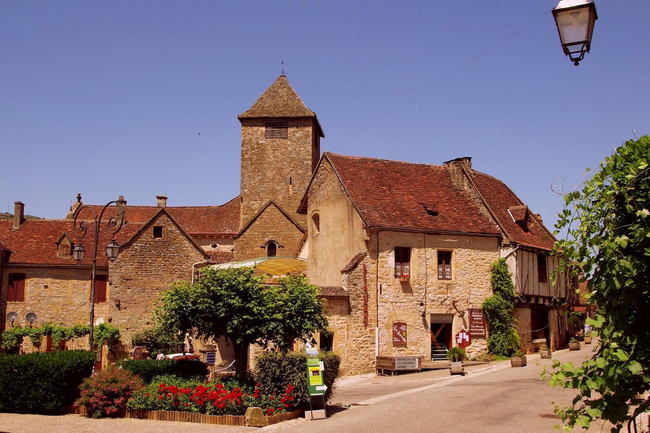 Hotel Le Lac Bleu Lacapelle-Marival Exterior foto